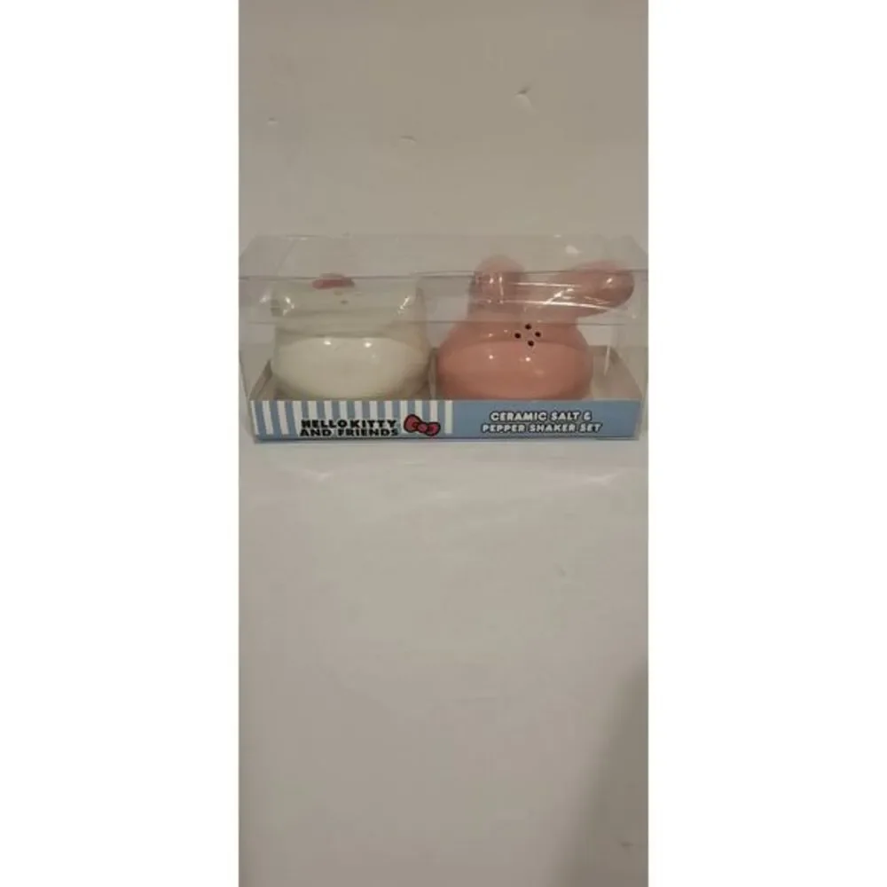 New Sanrio Ceramic Hello Kitty And Friends Salt And Pepper‎ Shaker Set HG8